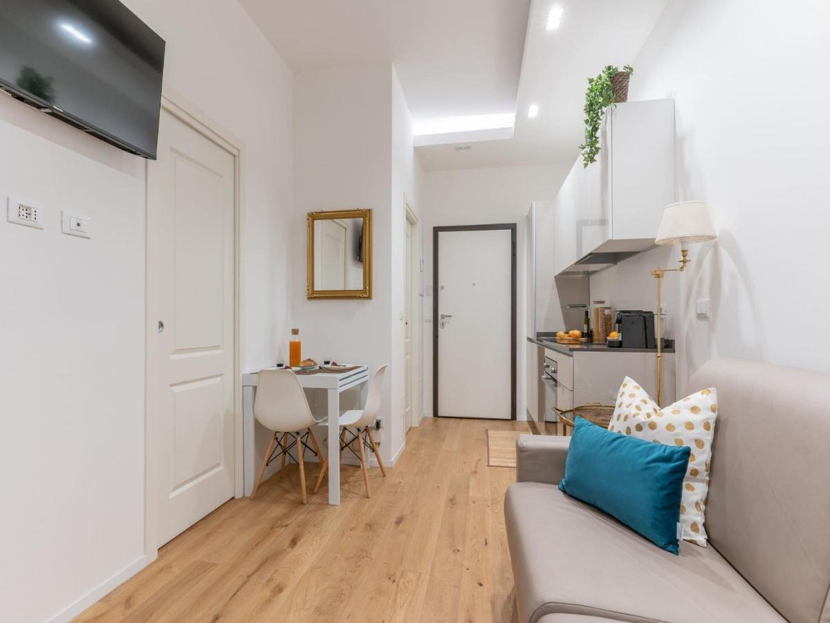 The Best Rent - Gorgeous One-Bedroom Apartment In Ticinese Milan Exterior photo