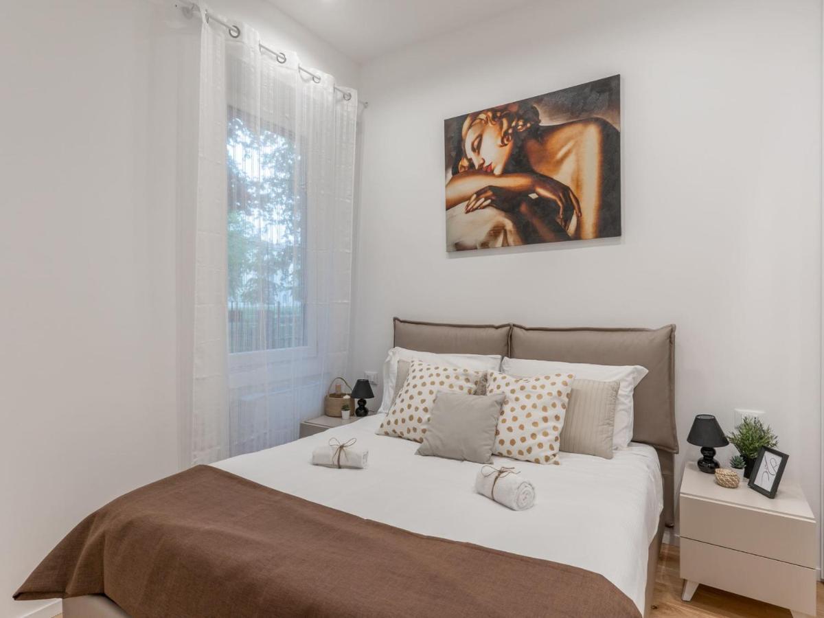 The Best Rent - Gorgeous One-Bedroom Apartment In Ticinese Milan Exterior photo